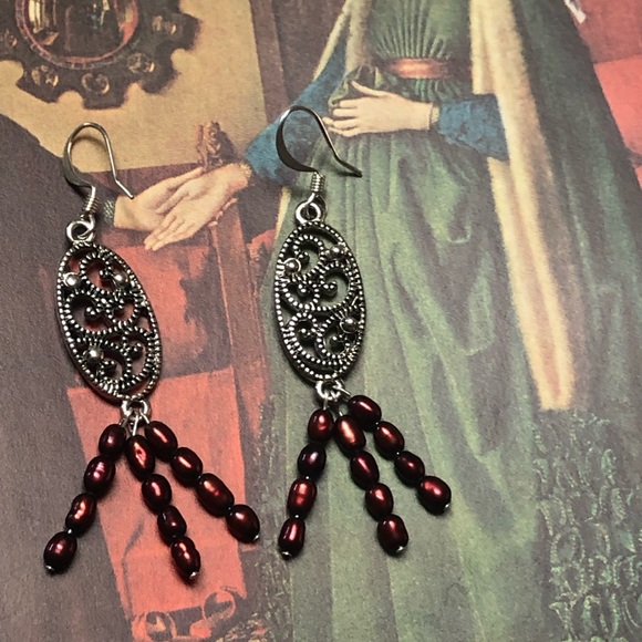 Femme Fatal 💃🏻Earrings - Picture 8 of 8